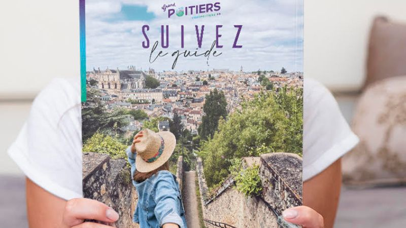 Hello Hello à la baguette du guide touristique du Grand Poitiers