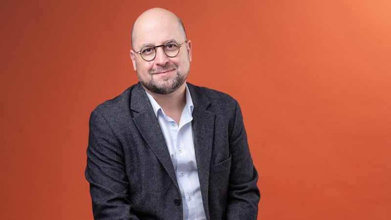 OURS de la com : Laurent Roux trace son chemin