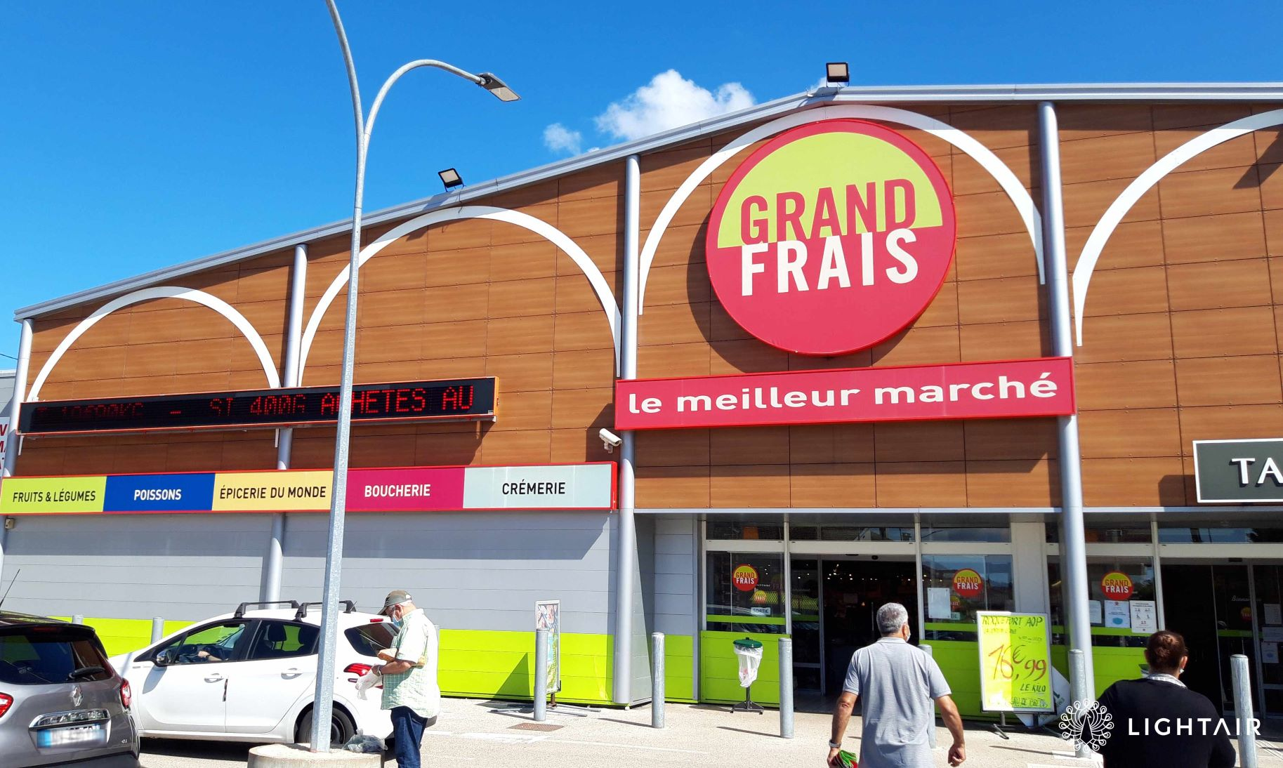 Grand frais (entre autres) permet à LightAir de respirer