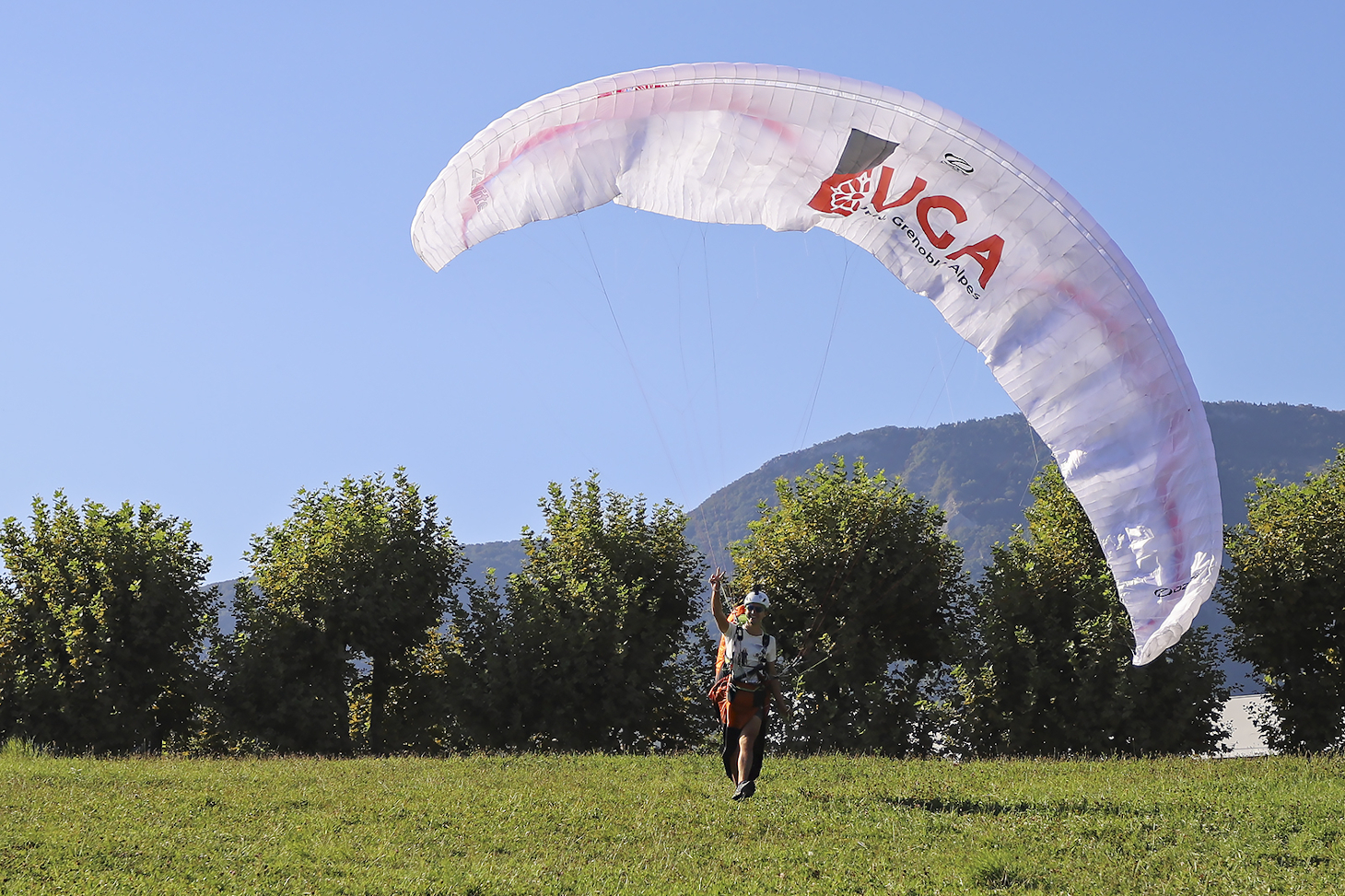 Deux Grenoblois remportent le grand prix du documentaire avec « Il faut sauver les Alpes ! »